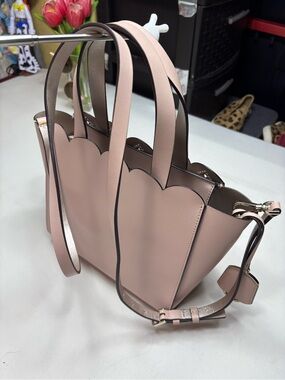 Kate Spade New York Scalloped
Leather Satchel Crossbody Bag - pale pink